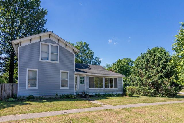 506 E 2nd Street, Lawton, MI 49065