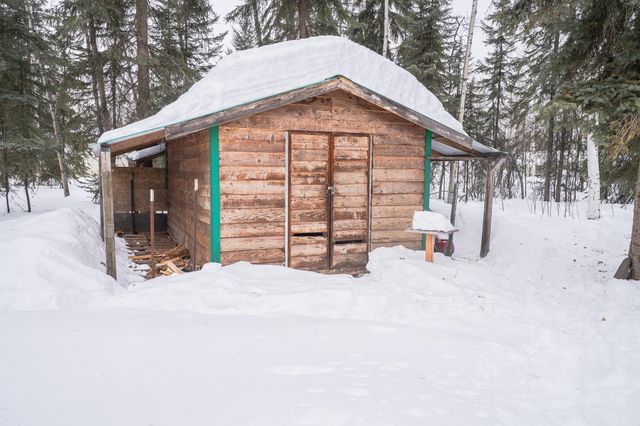 3815 TANADA ROAD, North Pole, AK 99705