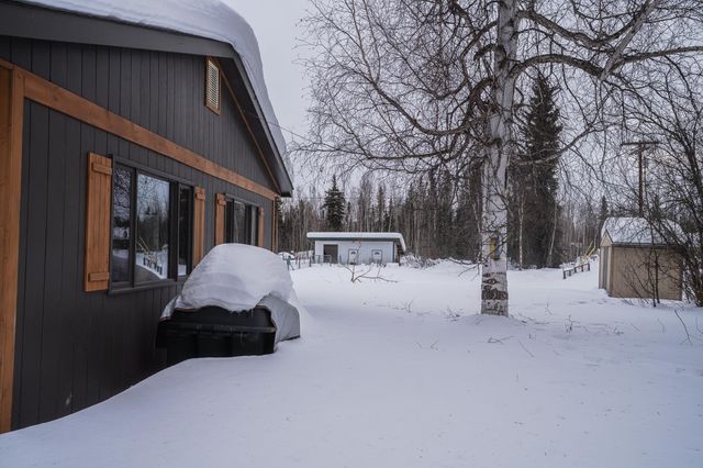 3815 TANADA ROAD, North Pole, AK 99705