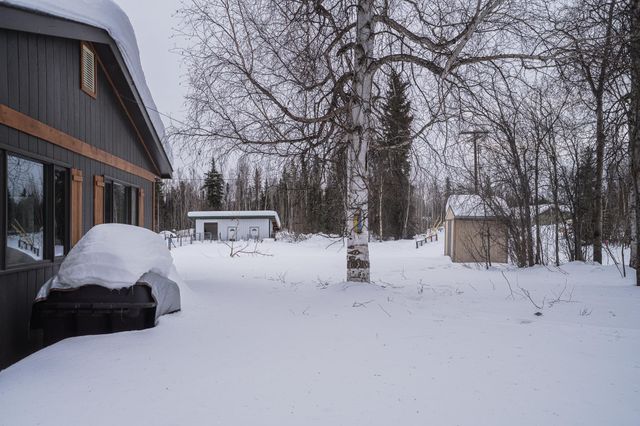 3815 TANADA ROAD, North Pole, AK 99705