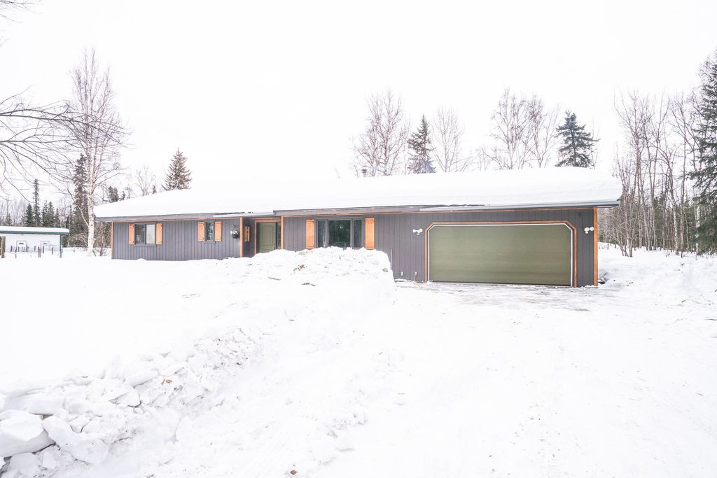 3815 TANADA ROAD, North Pole, AK 99705