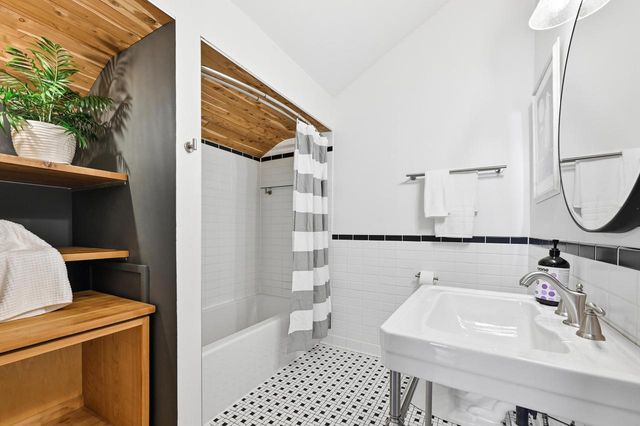 7022 W Clarke STREET, Wauwatosa, WI 53213