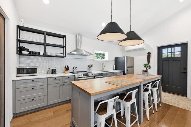 7022 W Clarke STREET, Wauwatosa, WI 53213