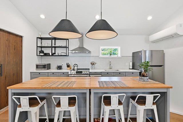 7022 W Clarke STREET, Wauwatosa, WI 53213