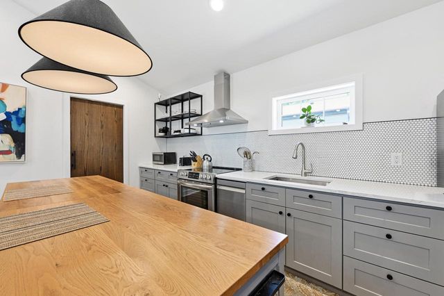 7022 W Clarke STREET, Wauwatosa, WI 53213