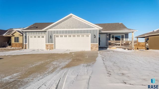 6205 S Dublin Ave Avenue, Sioux Falls, SD 57106