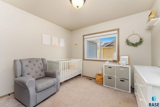 6205 S Dublin Ave Avenue, Sioux Falls, SD 57106