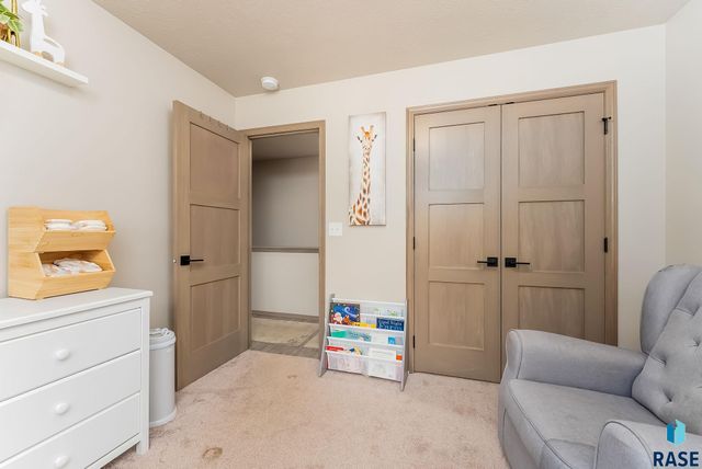 6205 S Dublin Ave Avenue, Sioux Falls, SD 57106