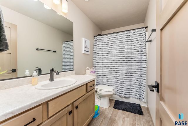 6205 S Dublin Ave Avenue, Sioux Falls, SD 57106