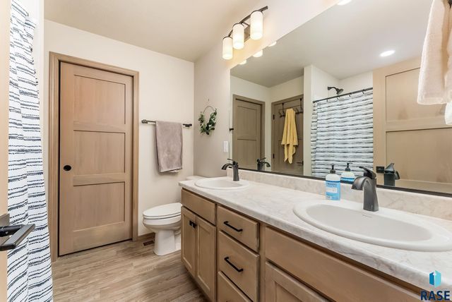 6205 S Dublin Ave Avenue, Sioux Falls, SD 57106