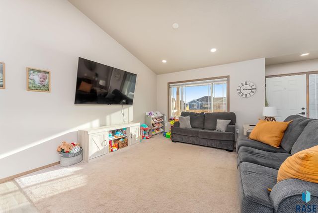 6205 S Dublin Ave Avenue, Sioux Falls, SD 57106