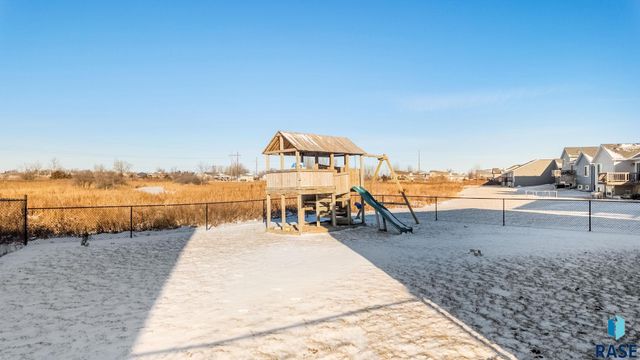 6205 S Dublin Ave Avenue, Sioux Falls, SD 57106