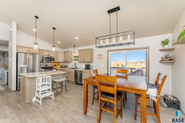 6205 S Dublin Ave Avenue, Sioux Falls, SD 57106