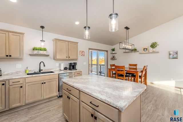 6205 S Dublin Ave Avenue, Sioux Falls, SD 57106