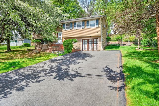 27 Hastings Lane, Stony Point, NY 10980