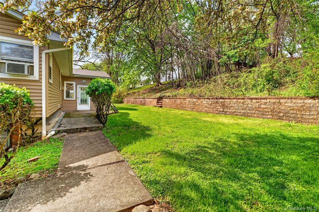 27 Hastings Lane, Stony Point, NY 10980