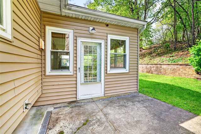 27 Hastings Lane, Stony Point, NY 10980