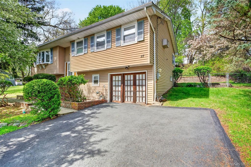 27 Hastings Lane, Stony Point, NY 10980