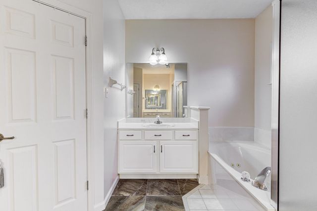 5286 AUTUMN FORREST DR, Memphis, TN 38125