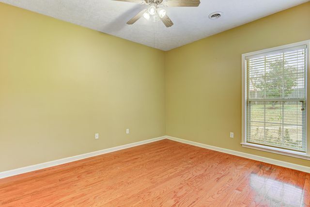 5286 AUTUMN FORREST DR, Memphis, TN 38125