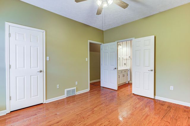 5286 AUTUMN FORREST DR, Memphis, TN 38125