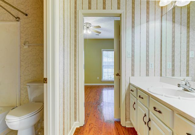 5286 AUTUMN FORREST DR, Memphis, TN 38125