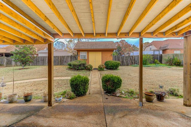 5286 AUTUMN FORREST DR, Memphis, TN 38125