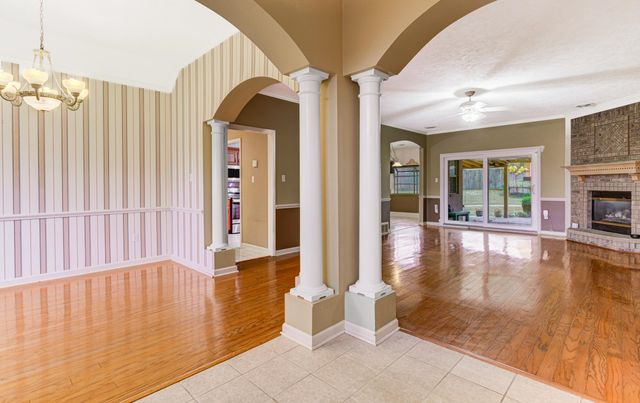 5286 AUTUMN FORREST DR, Memphis, TN 38125