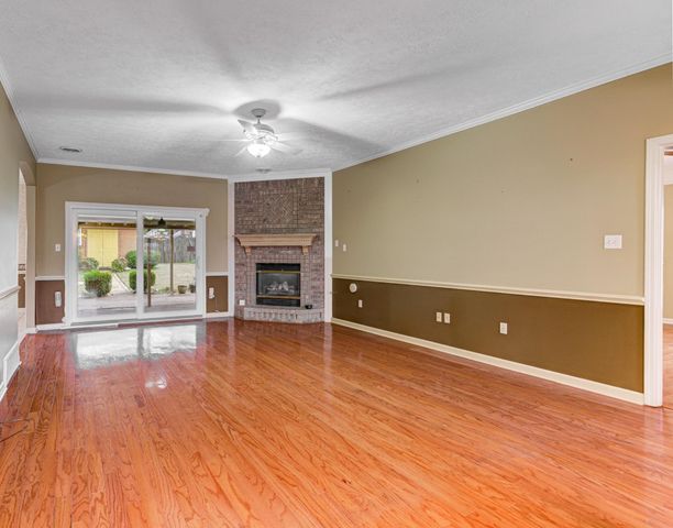 5286 AUTUMN FORREST DR, Memphis, TN 38125