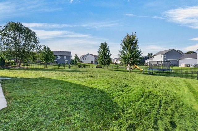 7604 Autumn Blaze Trail, Deforest, WI 53532