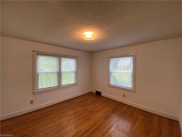 4025 Robinhood Road, Winston-salem, NC 27106
