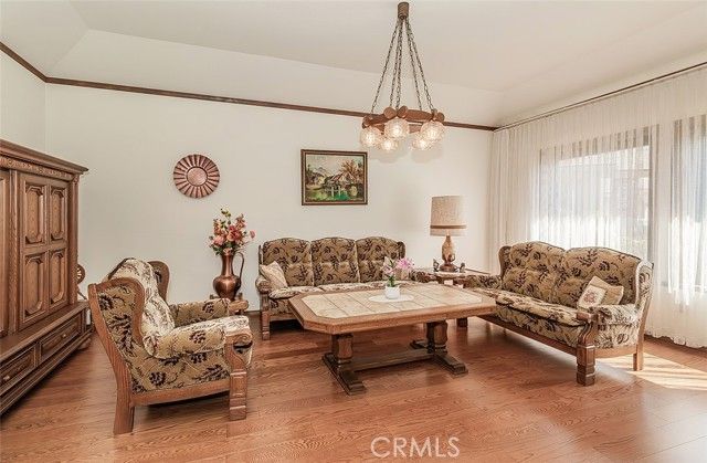 7355 N Pacific, Fresno, CA 93711