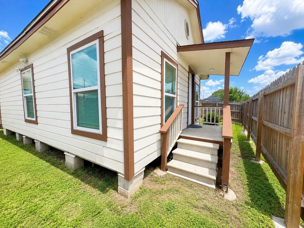 8109 Double Avenue, Houston, TX 77088