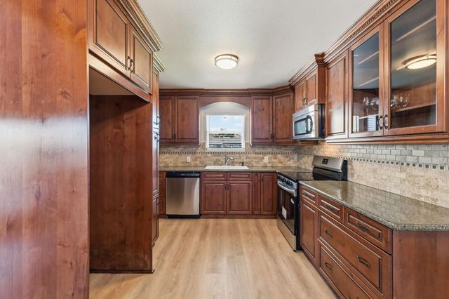 873 W Euclid Avenue, Clovis, CA 93612