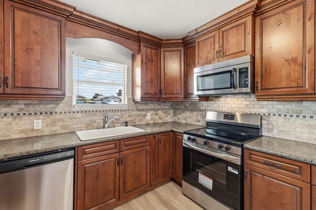 873 W Euclid Avenue, Clovis, CA 93612