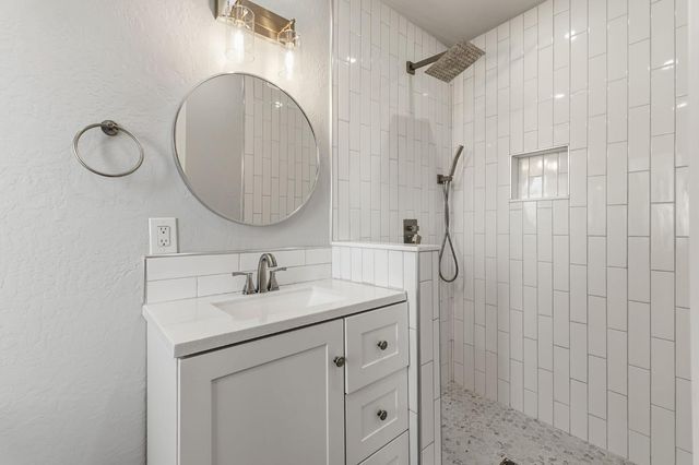 873 W Euclid Avenue, Clovis, CA 93612