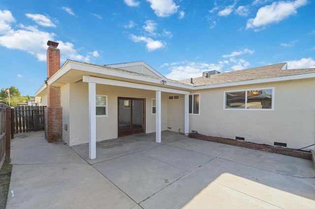 873 W Euclid Avenue, Clovis, CA 93612