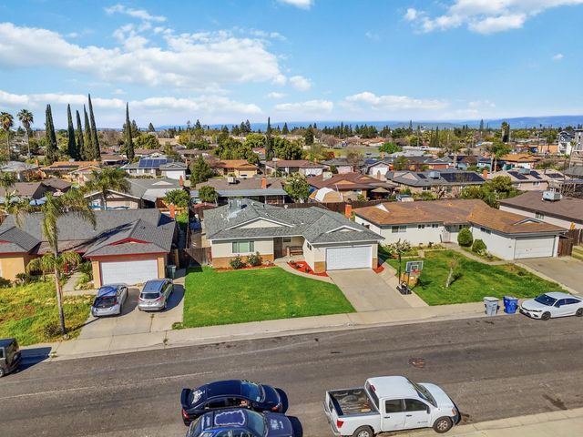 873 W Euclid Avenue, Clovis, CA 93612