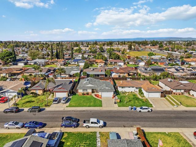 873 W Euclid Avenue, Clovis, CA 93612