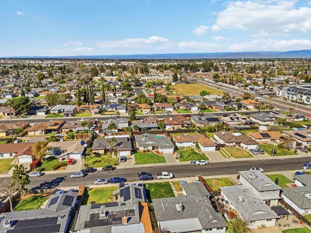873 W Euclid Avenue, Clovis, CA 93612