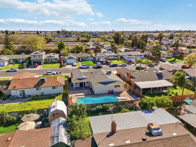 873 W Euclid Avenue, Clovis, CA 93612