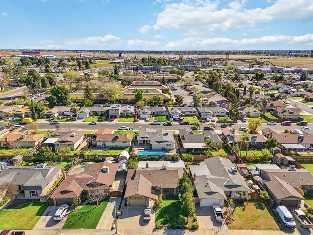 873 W Euclid Avenue, Clovis, CA 93612