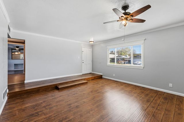 873 W Euclid Avenue, Clovis, CA 93612