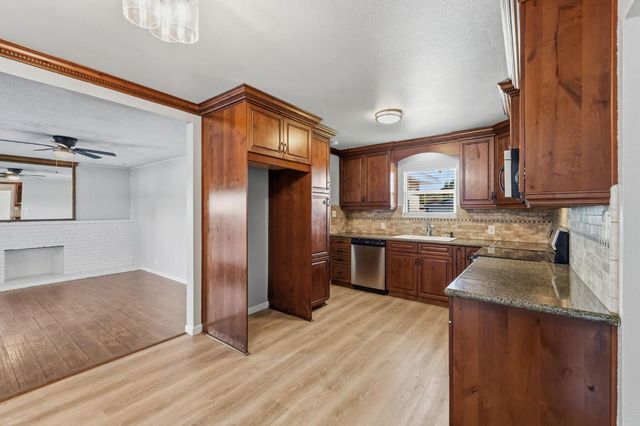 873 W Euclid Avenue, Clovis, CA 93612