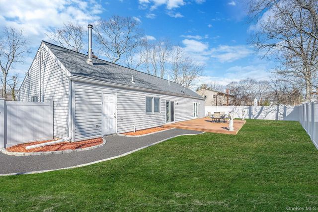 77 Propose Road, Shirley, NY 11967