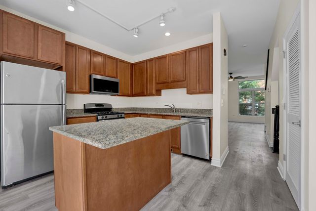 2503 S Calumet Avenue, Chicago, IL 60616