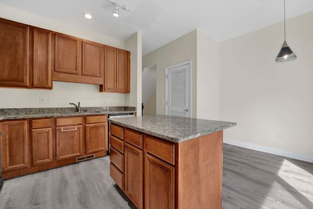 2503 S Calumet Avenue, Chicago, IL 60616
