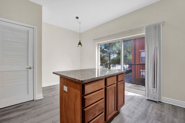 2503 S Calumet Avenue, Chicago, IL 60616