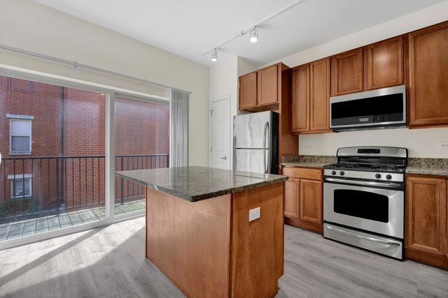 2503 S Calumet Avenue, Chicago, IL 60616