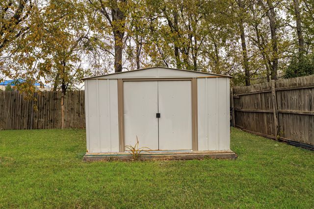 321 Iberis Drive, Arlington, TX 76018